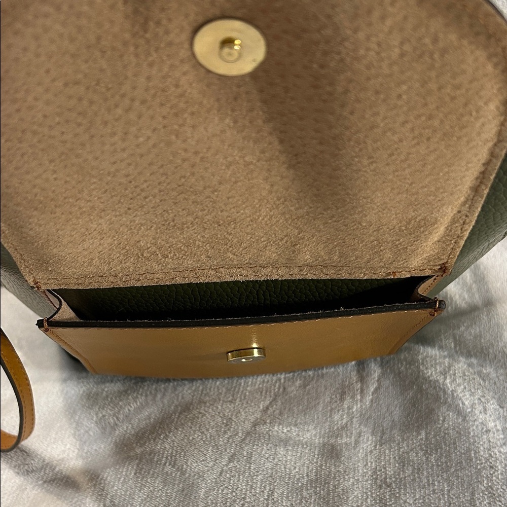 Divina Firenze Green and Tan Leather Backpack with Gold Toned Hardware - Picture 6 of 9